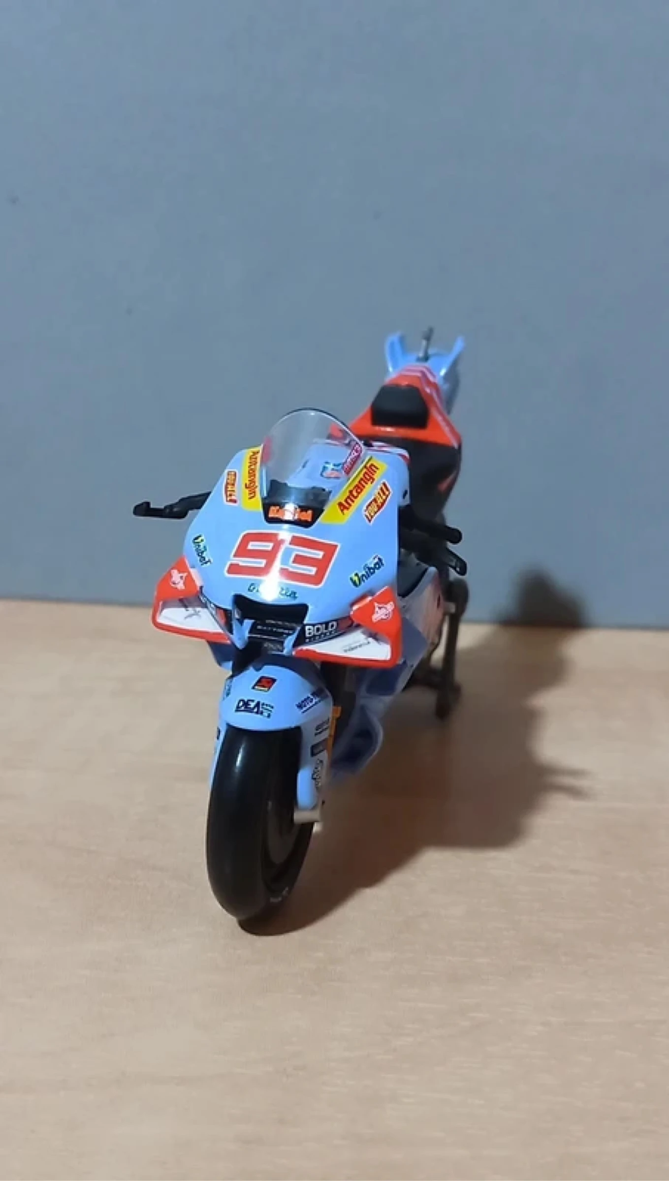 Marc Márquez motorcycle replica – photo 6